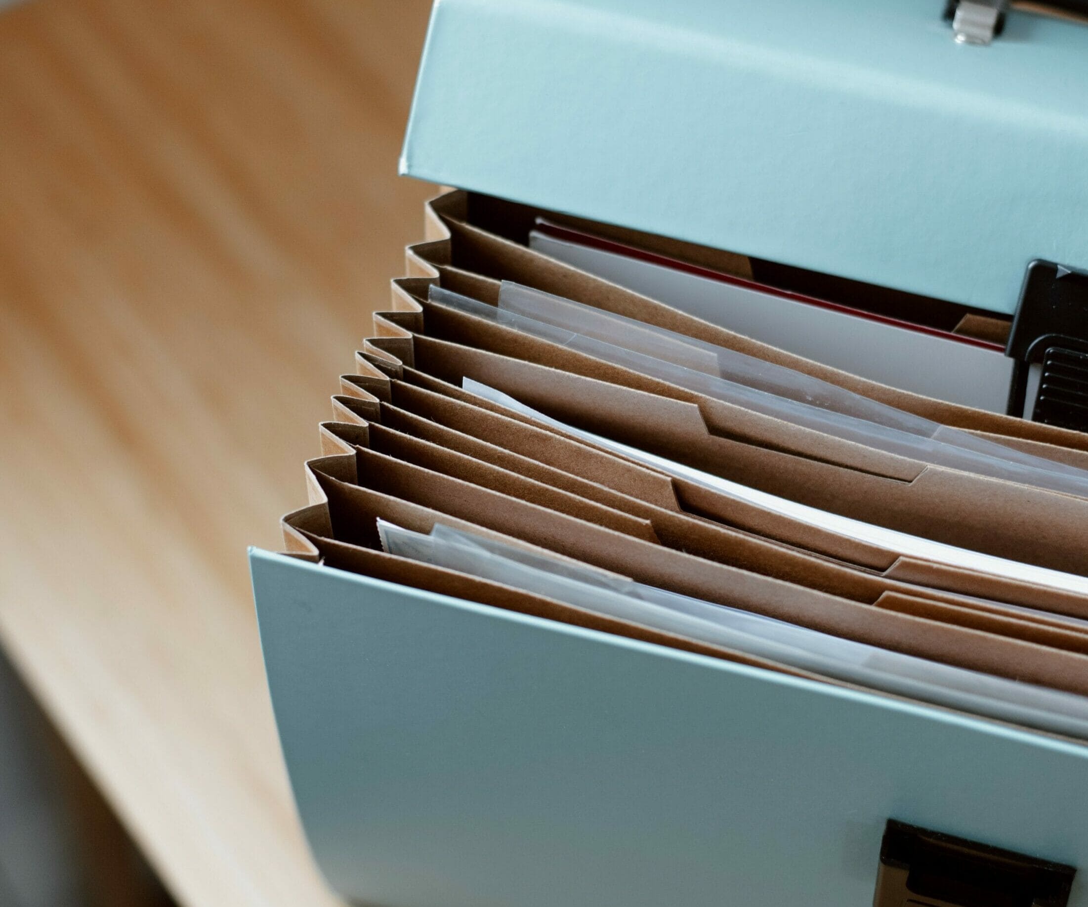 Une conseillère RH qui aide une entreprise dans l'analyse de ses besoins en RH